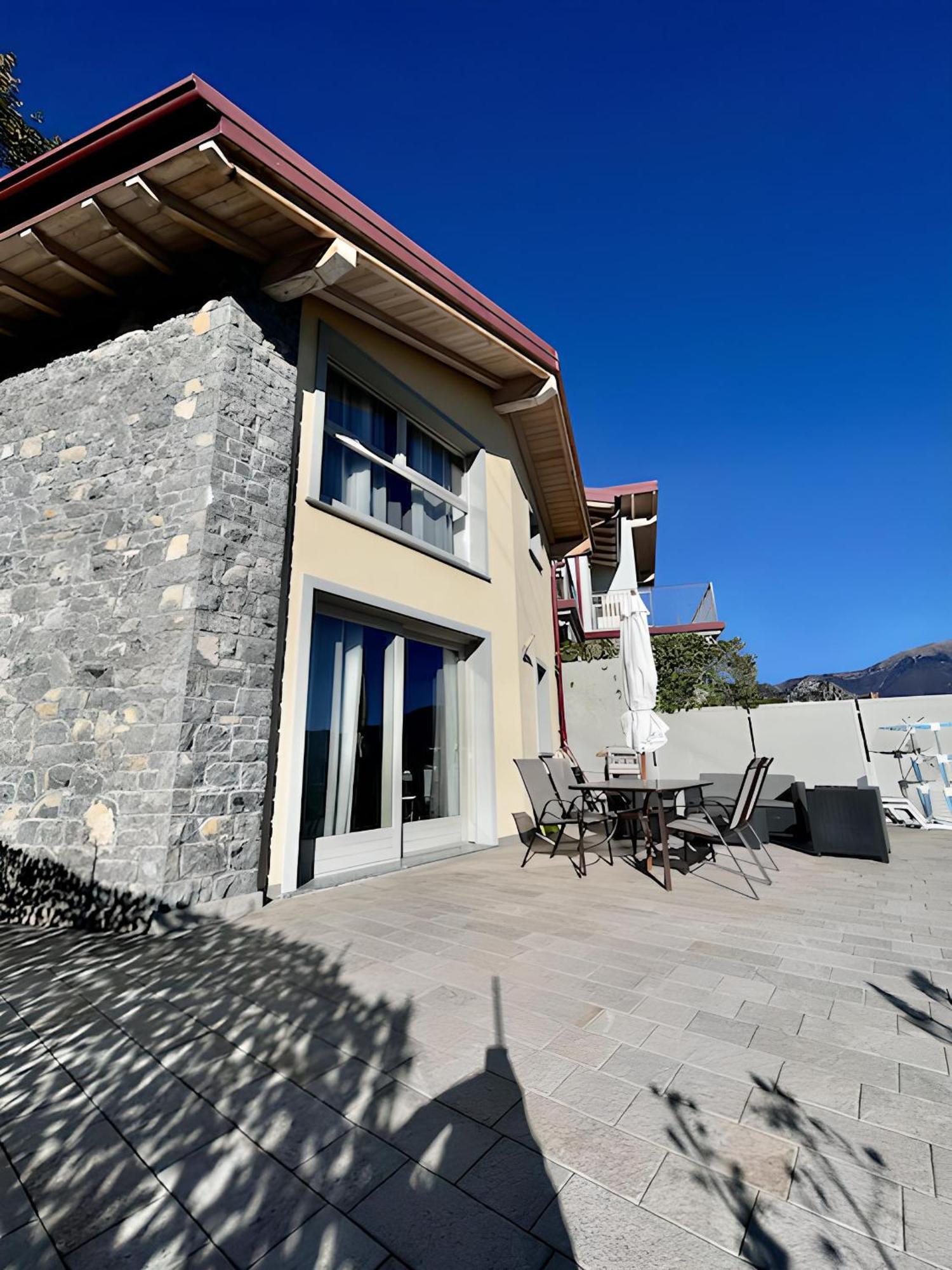 Appartamento Grande Terrazza Vista Lago Parzanica Kültér fotó