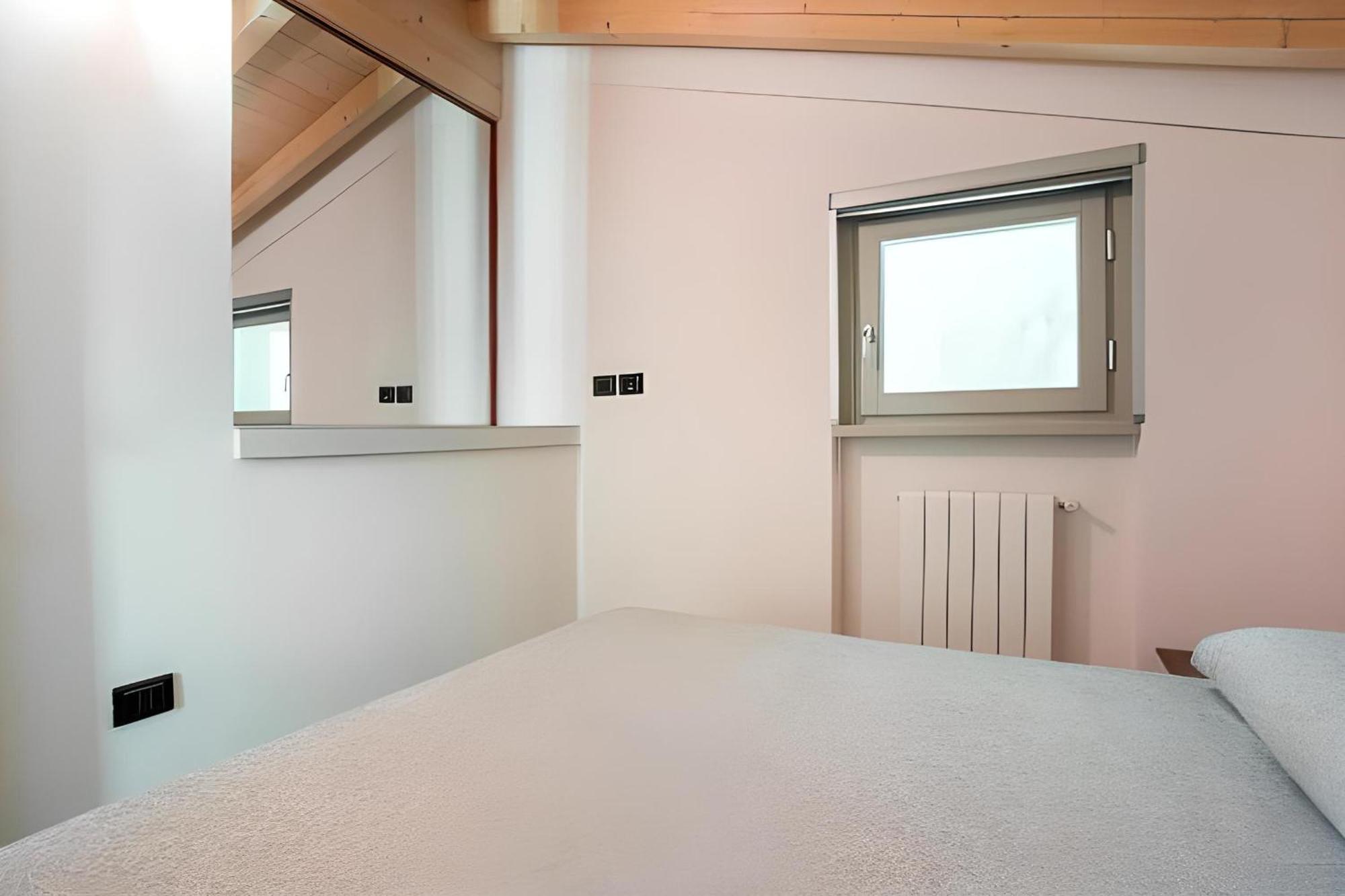 Appartamento Grande Terrazza Vista Lago Parzanica Kültér fotó