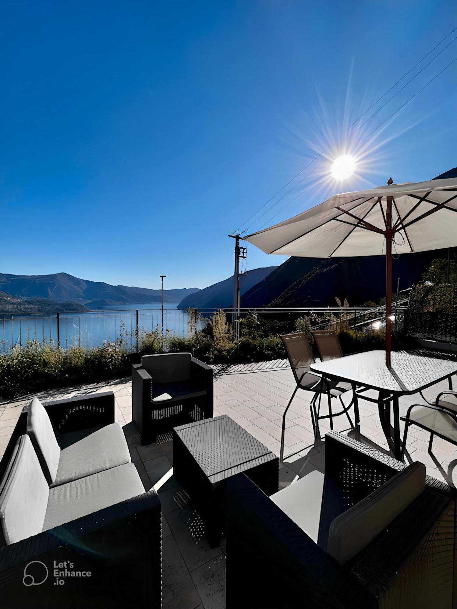 Appartamento Grande Terrazza Vista Lago Parzanica Kültér fotó